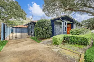 3422 Norris Dr, Houston, TX 77025 - Photo 2