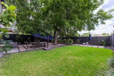 6236 Community Drive, Houston, TX 77005 - Photo 32