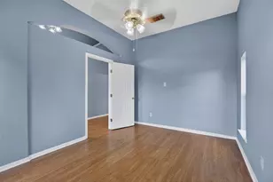 8023 Beech Meadow Ln, Houston, TX 77083 - Photo 16