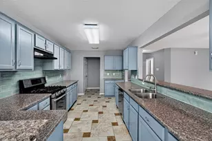 8023 Beech Meadow Ln, Houston, TX 77083 - Photo 8