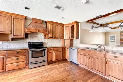 9614 Pinehurst Street, Baytown, TX 77521 - Photo 18