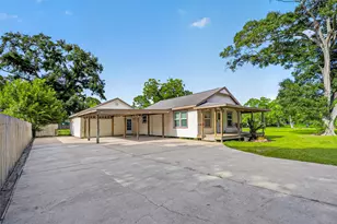 4220 Alabama Ave, Dickinson, TX 77539 - Photo 2