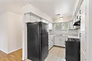 3230 Virginia St, La Marque, TX 77568 - Photo 8