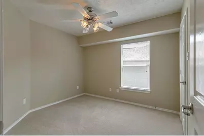 19 Wickerdale Place, The Woodlands, TX 77382 - Photo 18