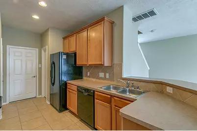 19 Wickerdale Place, The Woodlands, TX 77382 - Photo 6