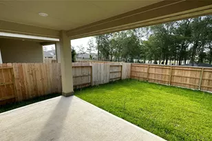 221 Harper Ridge Dr, Conroe, TX 77316 - Photo 18