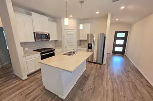 221 Harper Ridge Dr, Conroe, TX 77316 - Photo 4