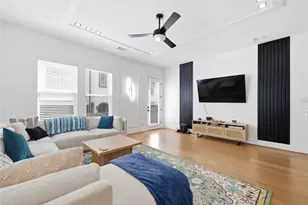 2108 Beall St, Houston, TX 77008 - Photo 4