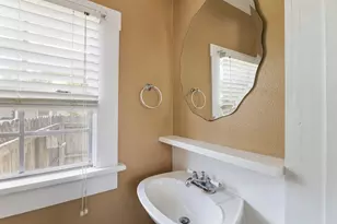 515 Wolf St, Schulenburg, TX 78956 - Photo 16