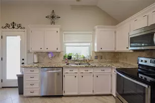 4 Lasso Ct, Angleton, TX 77515 - Photo 16