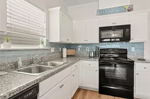 3535 Avenue M, Galveston, TX 77550 - Photo 16