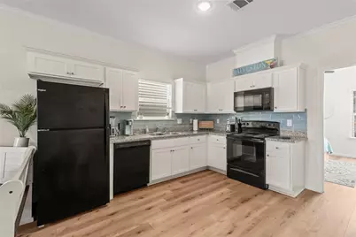 3535 Avenue M, Galveston, TX 77550 - Photo 14