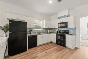 3535 Avenue M, Galveston, TX 77550 - Photo 14