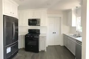 1104 E 26th St, Houston, TX 77009 - Photo 6