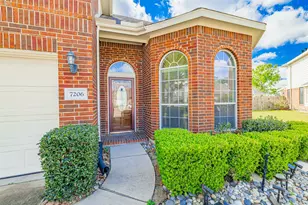 7206 Sheffield Falls Ct, Houston, TX 77095 - Photo 2