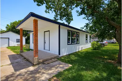 1004 11th Street N, Texas City, TX 77590 - Photo 2