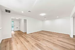 6215 Queensloch Dr, Houston, TX 77096 - Photo 10