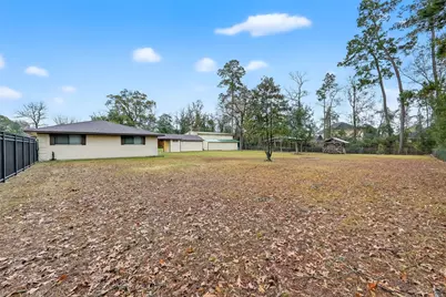 1011 Chateau Woods Parkway Drive, Conroe, TX 77385 - Photo 44