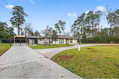 1011 Chateau Woods Parkway Drive, Conroe, TX 77385 - Photo 2