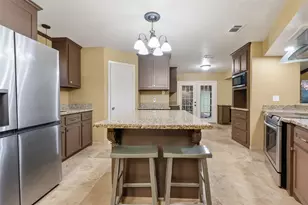 1011 Chateau Woods Pkwy Dr, Conroe, TX 77385 - Photo 12