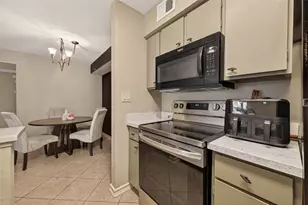 4649 Wild Indigo St, Houston, TX 77027 - Photo 18