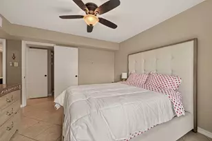 4649 Wild Indigo St, Houston, TX 77027 - Photo 20