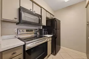 4649 Wild Indigo St, Houston, TX 77027 - Photo 14