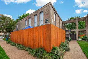 4649 Wild Indigo St, Houston, TX 77027 - Photo 4