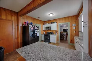 309 Anderson St, Schulenburg, TX 78956 - Photo 10