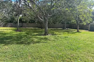 708 Western Ave, Angleton, TX 77515 - Photo 18