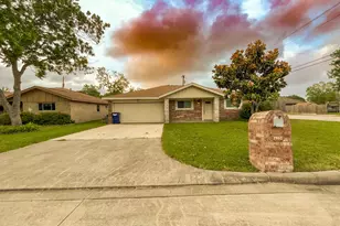 2902 N 19th Ave N, Texas City, TX 77590 - Photo 1