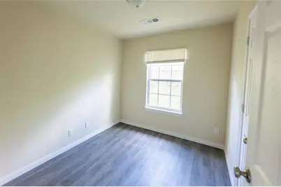 4942 Bataan Road, Houston, TX 77033 - Photo 8
