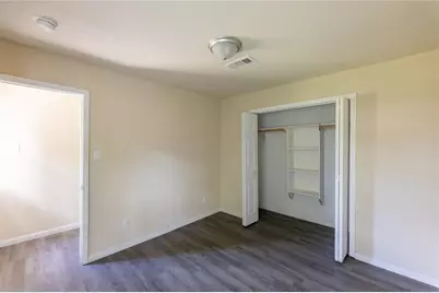 4942 Bataan Road, Houston, TX 77033 - Photo 14