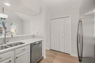 9806 Paddock Court, Houston, TX 77065 - Photo 8