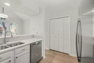 9806 Paddock Ct, Houston, TX 77065 - Photo 8