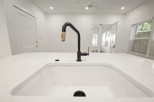 808 Sul Ross St, Houston, TX 77006 - Photo 4