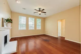 205 Mango St, Lake Jackson, TX 77566 - Photo 6