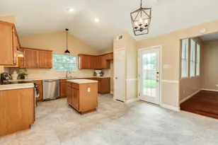 205 Mango St, Lake Jackson, TX 77566 - Photo 12