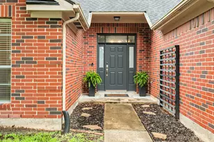 205 Mango St, Lake Jackson, TX 77566 - Photo 4