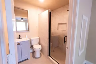 11128 Forrest Valley Dr, Houston, TX 77065 - Photo 8