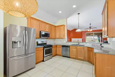 625 Laurelmist Lane, La Marque, TX 77568 - Photo 10