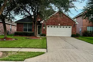 625 Laurelmist Ln, La Marque, TX 77568 - Photo 1