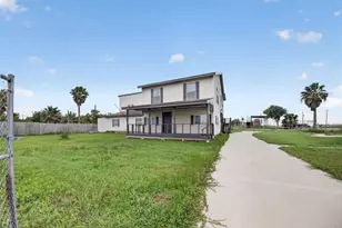 4606 Mallard St, Hitchcock, TX 77563 - Photo 1