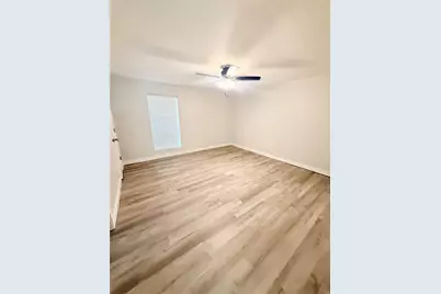 1310 Valley Drive, Angleton, TX 77515 - Photo 4