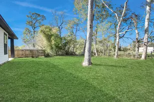 316 E Oakdale St, Dayton, TX 77535 - Photo 20