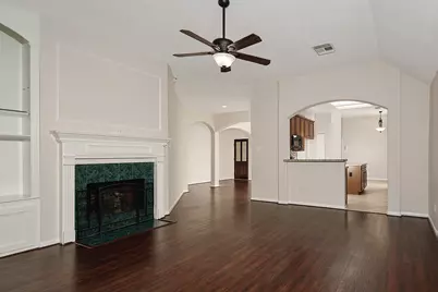 23 Lamps Glow Place, The Woodlands, TX 77382 - Photo 8