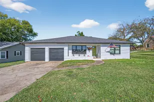 302 W Stone St, Brenham, TX 77833 - Photo 1