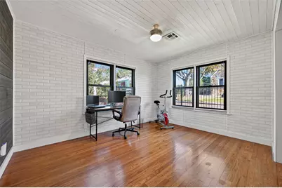 302 W Stone Street, Brenham, TX 77833 - Photo 22