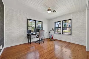 302 W Stone St, Brenham, TX 77833 - Photo 22