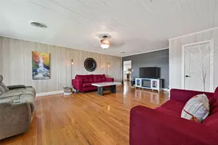 302 W Stone St, Brenham, TX 77833 - Photo 6